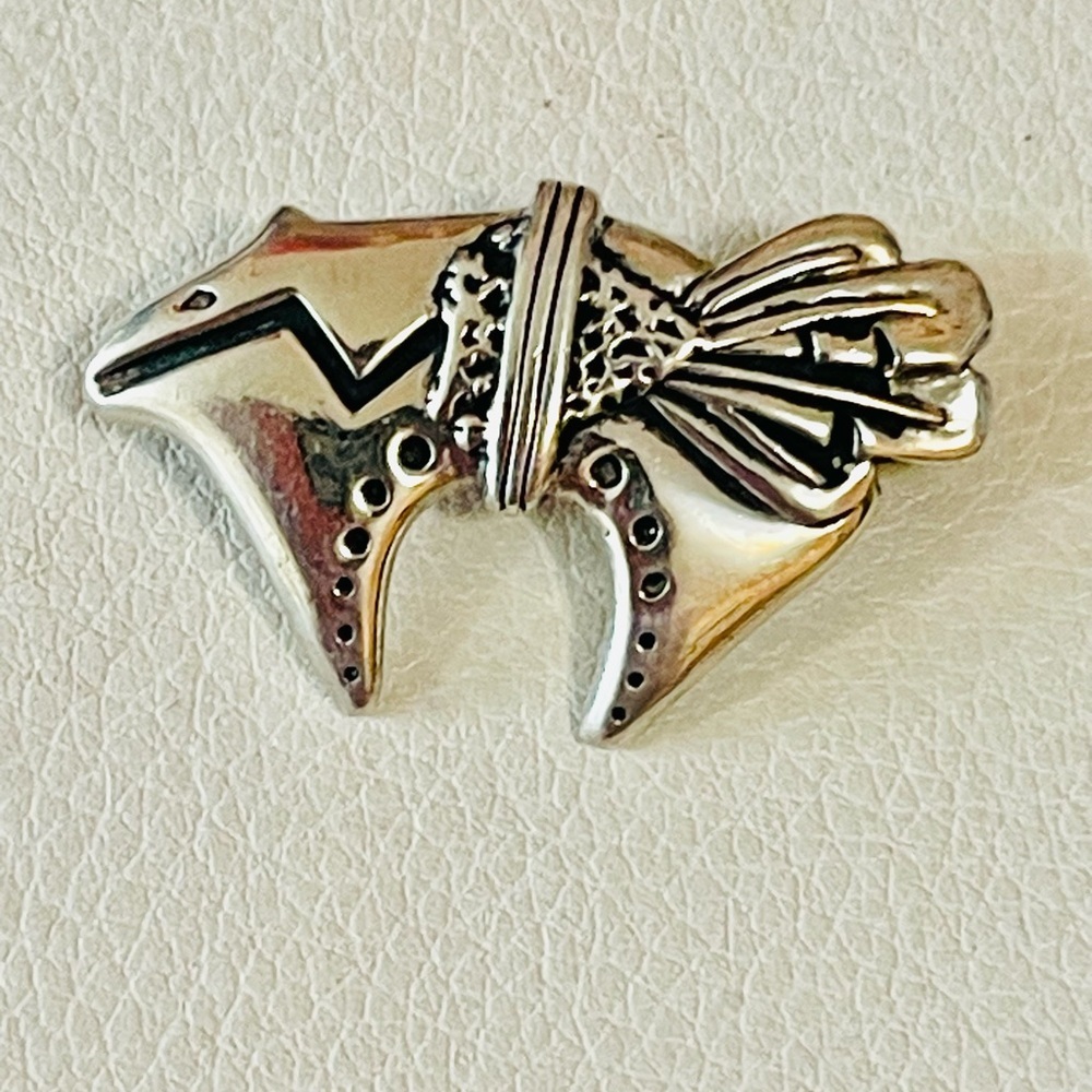 VTG SOUTHWEST STERLING BEAR
HEART LINE BROOCH PIN 8 G